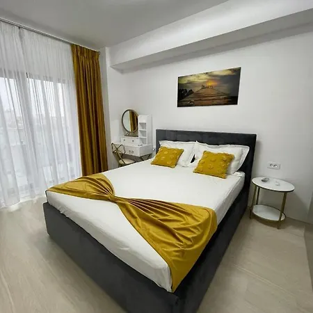 Yellow Mamaia Nord Năvodari