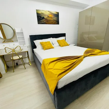 Yellow Mamaia Nord * Năvodari